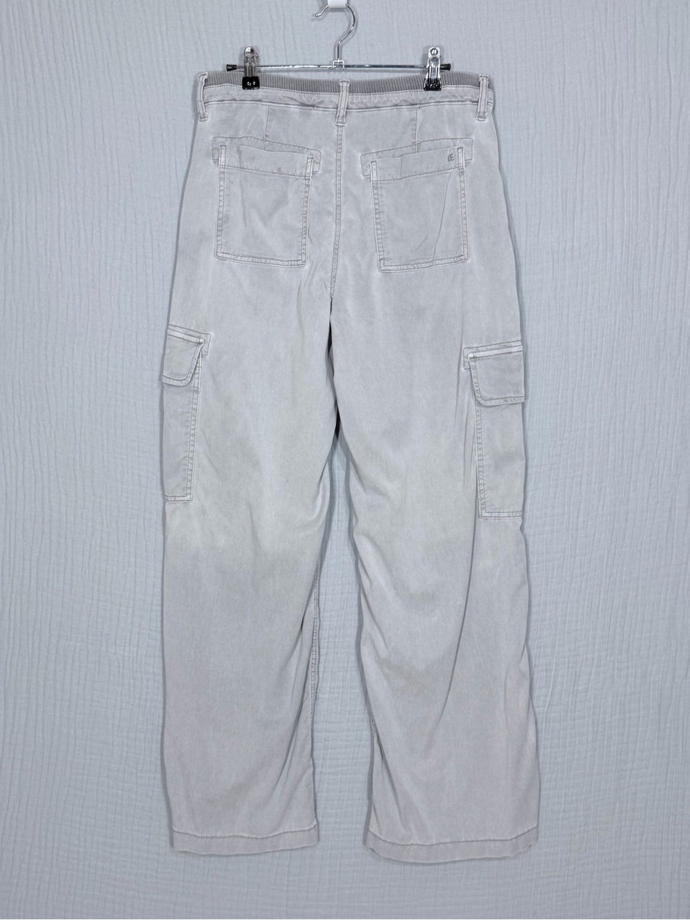 American Eagle Stretch Lyocell Cargo Pants Light Gray Size 6 - Picture 3 of 6